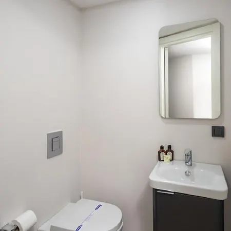公寓 Beautiful Airy Duplex 2bd25bath Central Gem #172