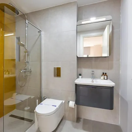 公寓 Beautiful Airy Duplex 2bd25bath Central Gem #172