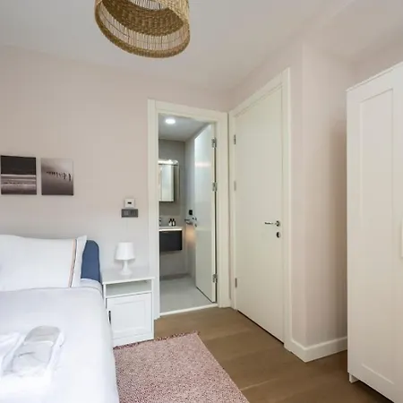 公寓 Beautiful Airy Duplex 2bd25bath Central Gem #172 *